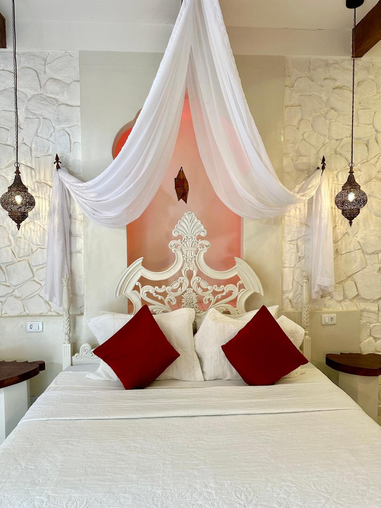 Lua De Charme Hotel *